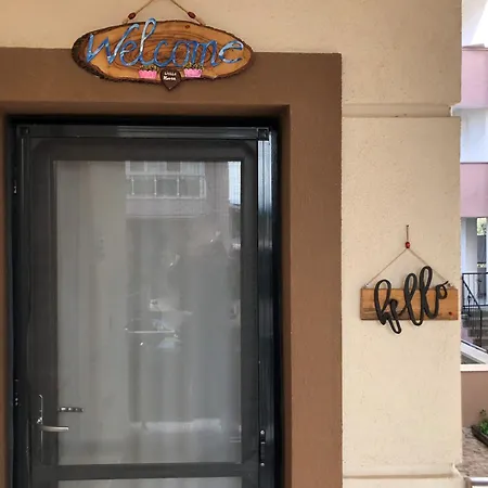 Semesterbostad Candarli Little Sweet House