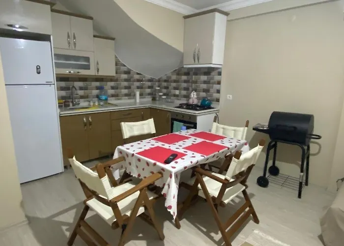 Candarli Little Sweet House *