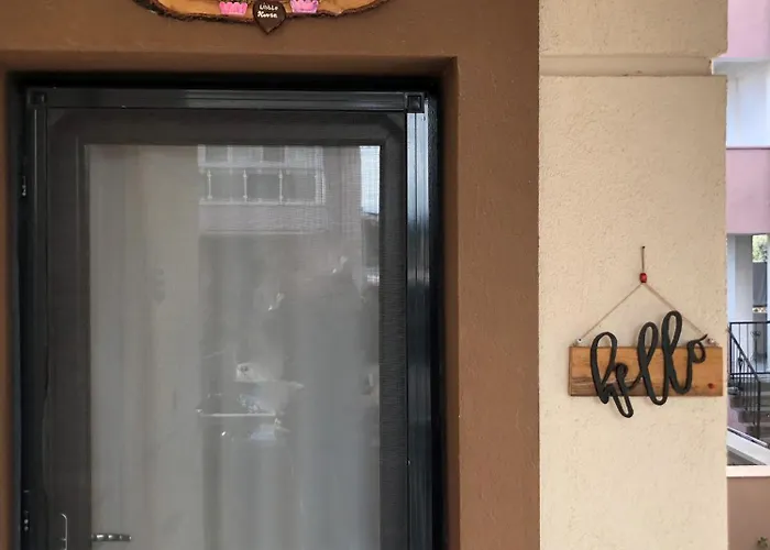 Semesterbostad Candarli Little Sweet House